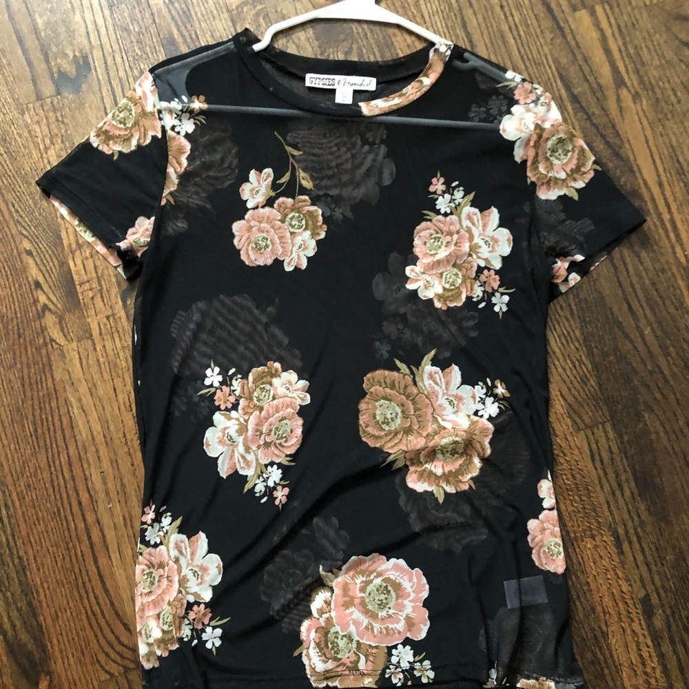 NWOT Black sheer floral top🌸